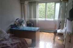 急售二室一厅16万元一层楼,地铁口物业，南北通透，急售优惠中！”