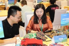 更中国”丰田携全新BEV车型亮相上海车展）及南昌中海向阳府售楼处(2025中海向阳府)官方网站-楼盘详情-房世界25款福特黑军人巅峰版：商务与家用的完满协调（立环球